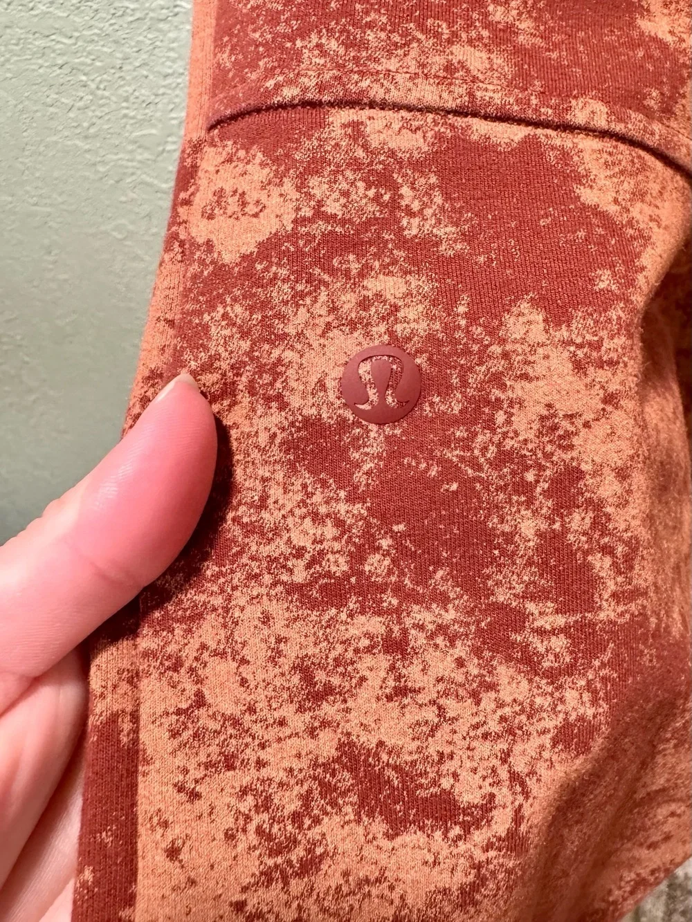 Lululemon Rust and Peach Tie-Dye Joggers Size Small